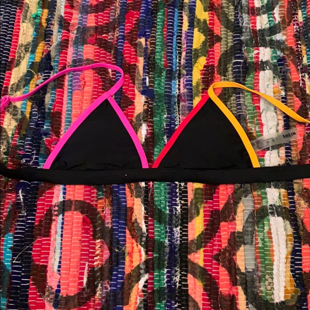 Bikini - Picture 4 of 4